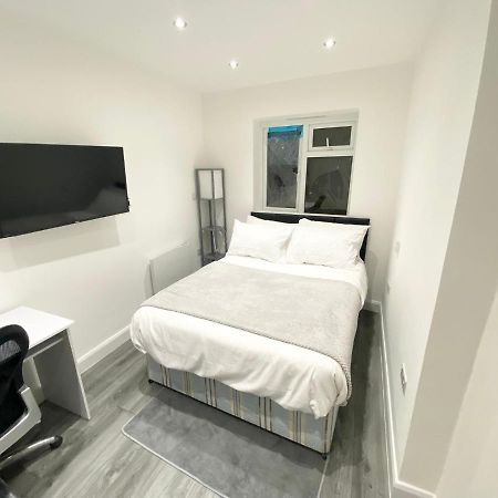 London Studio Chingford Exterior photo